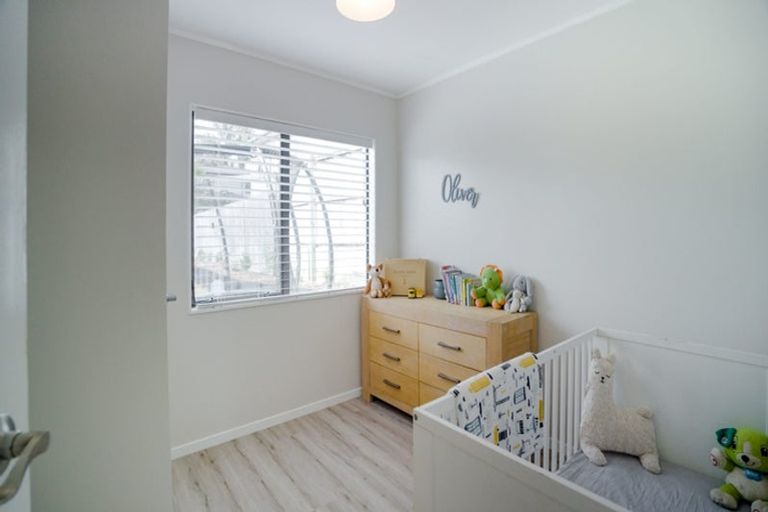 Photo of property in 6a Garton Drive, Massey, Auckland, 0614