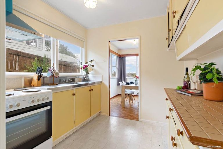 Photo of property in 28 Hilling Street, Titirangi, Auckland, 0604