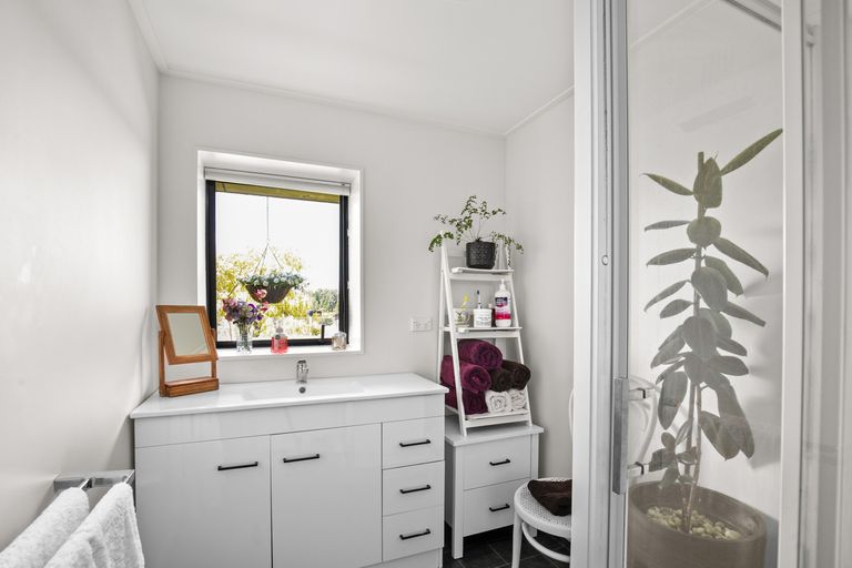 Photo of property in 233 Letts Gully Road, Letts Gully, Alexandra, 9393