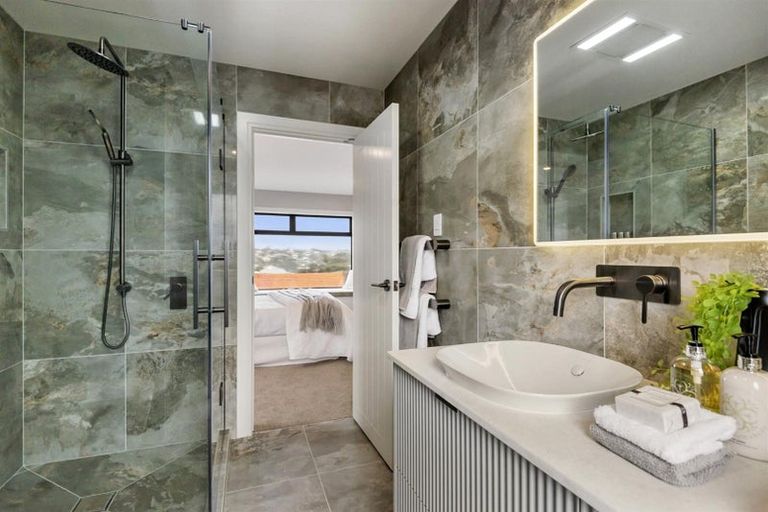 Photo of property in 20 Beach Road, Castor Bay, Auckland, 0620