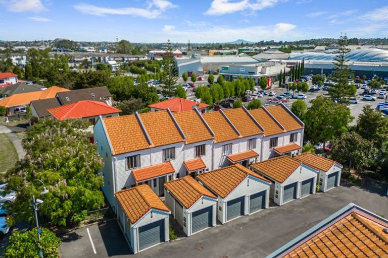 Photo of property in 15/21 Armoy Drive, East Tamaki, Auckland, 2016