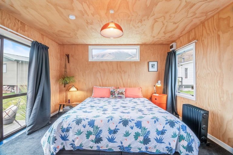 Photo of property in 21 Kiwi Street, Makarora, Wanaka, 9382