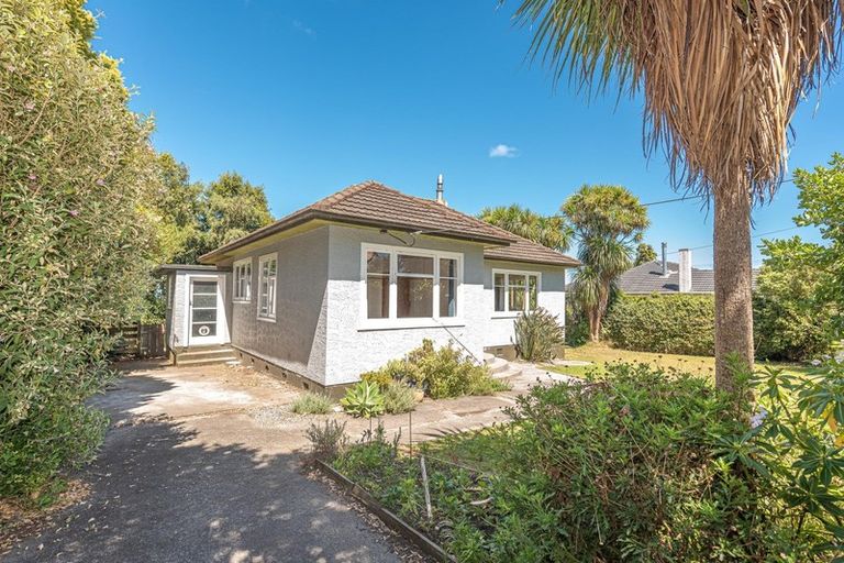Photo of property in 18 Hutchison Crescent, Durie Hill, Whanganui, 4500