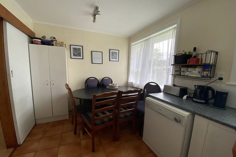 Photo of property in 31 Speargrass Grove, Timberlea, Upper Hutt, 5018