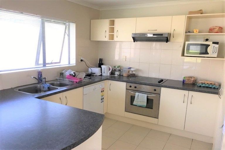 Photo of property in 104 Pitt Avenue, Clendon Park, Auckland, 2103