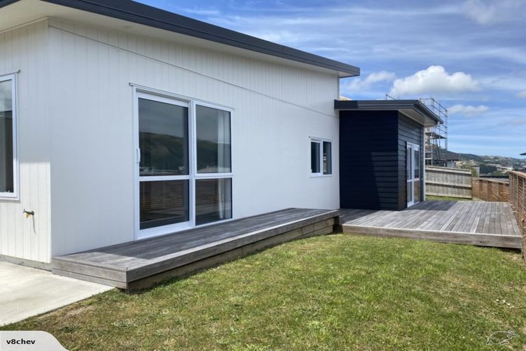 Photo of property in 2 Omaka Place, Aotea, Porirua, 5024
