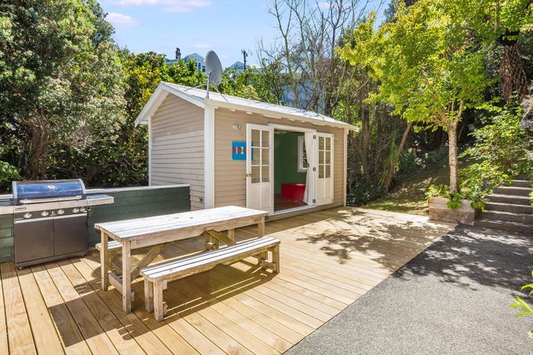 Photo of property in 45 Central Terrace, Kelburn, Wellington, 6012