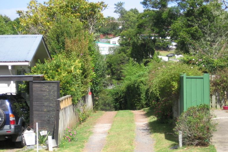 Photo of property in 39 Japonica Drive, Beach Haven, Auckland, 0626