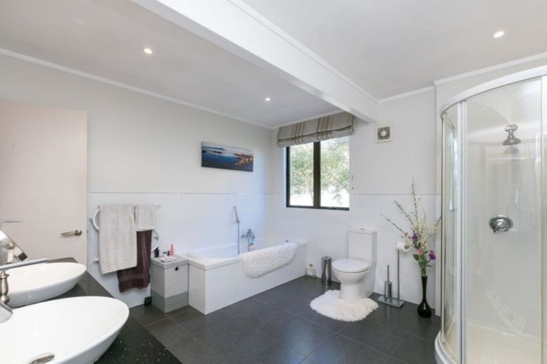 Photo of property in 54 Leeward Drive, Whitby, Porirua, 5024