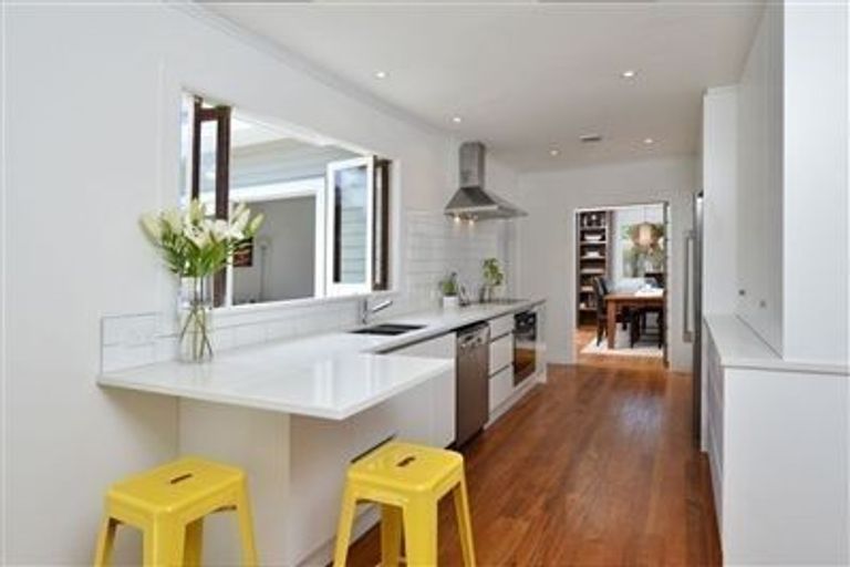 Photo of property in 1/19 Brook Street, Milford, Auckland, 0620