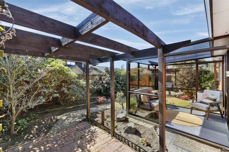 Photo of property in 1/6 Calverton Place, Halswell, Christchurch, 8025