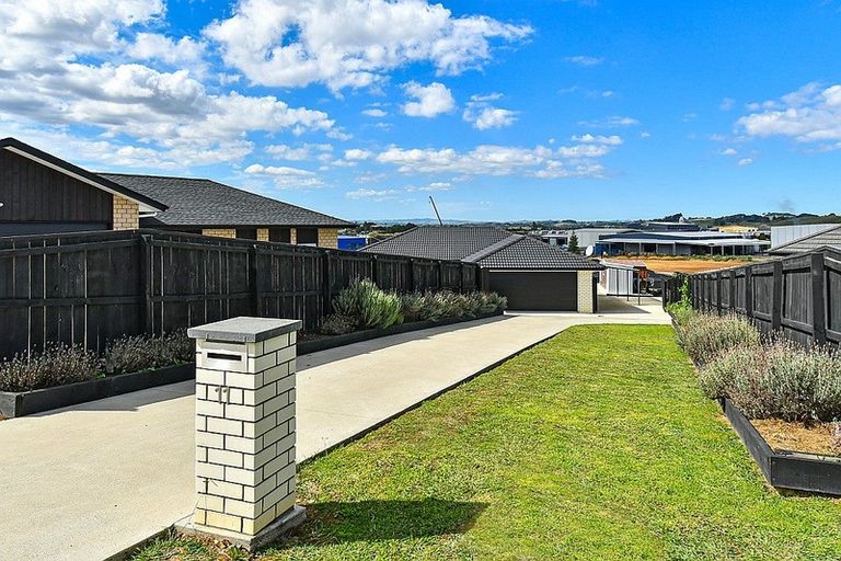 Photo of property in 11 Ulcoats Lane, Pokeno, 2402