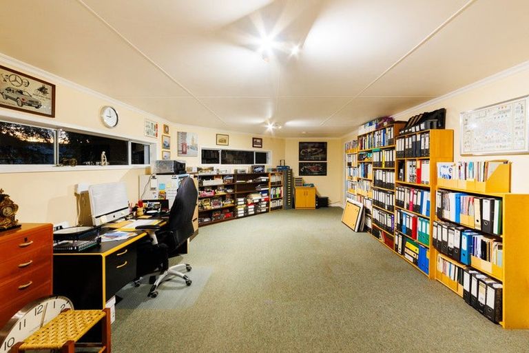 Photo of property in 23 Chilton Grove, Hokowhitu, Palmerston North, 4410