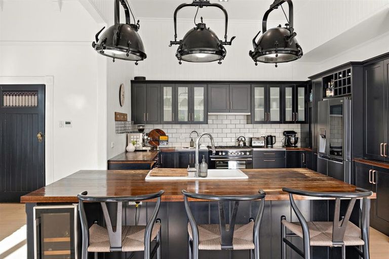 Photo of property in 70 Pomona Road, Kumeu, 0891