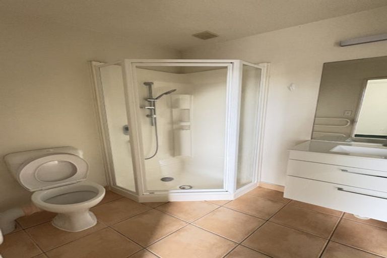 Photo of property in 31 Bronzewing Terrace, Unsworth Heights, Auckland, 0632