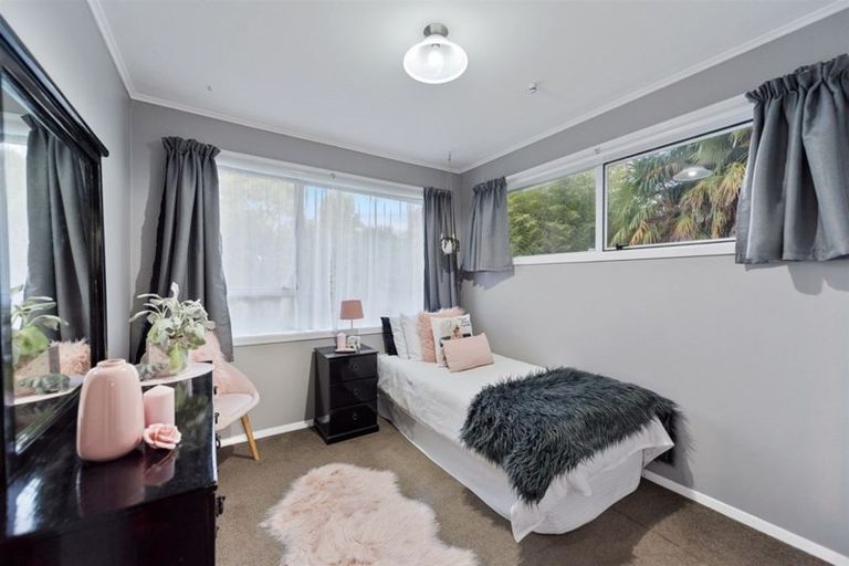 Photo of property in 18 Cranwell Place, Hillcrest, Hamilton, 3216