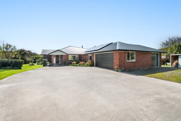 Photo of property in 472 Lees Road, Feilding, 4775