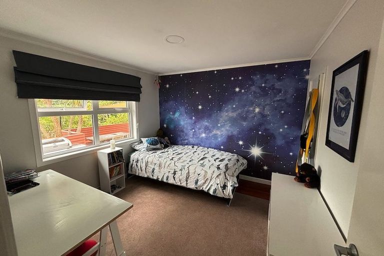 Photo of property in 30 Atkinson Road, Titirangi, Auckland, 0604