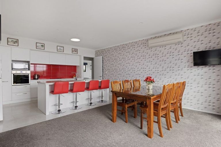 Photo of property in 330 Lakes Boulevard, Pyes Pa, Tauranga, 3112