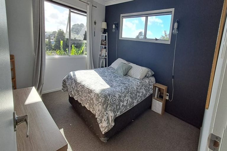 Photo of property in 15 Mile Place, Henderson, Auckland, 0612
