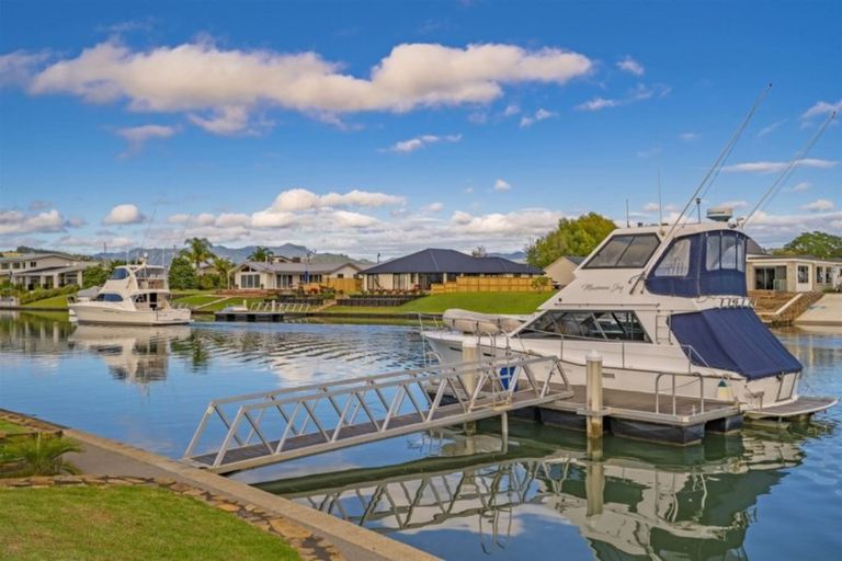 Photo of property in 15 Waitotara Way, Whitianga, 3510