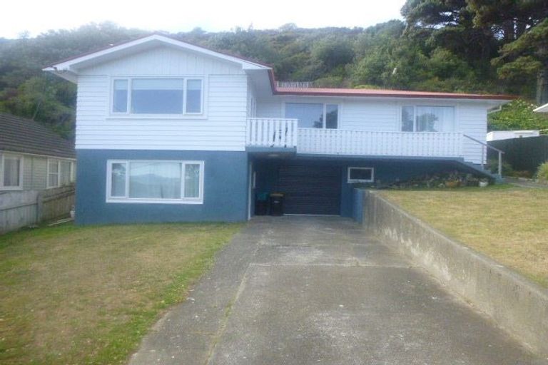 Photo of property in 33 Ahuriri Street, Strathmore Park, Wellington, 6022