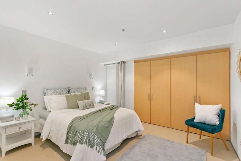 Photo of property in Sanctum Apartment, 10 Ebor Street, Te Aro, Wellington, 6011