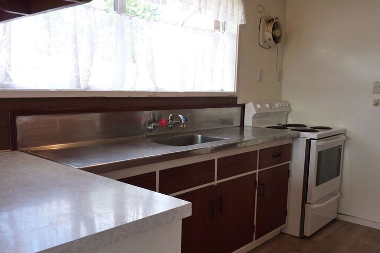 Photo of property in 32 Stanniland Street, Sunnyhills, Auckland, 2010