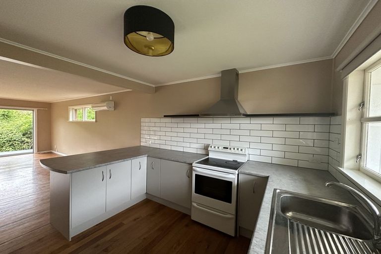 Photo of property in 2/5 Wilmshurst Place, Tawa, Wellington, 5028