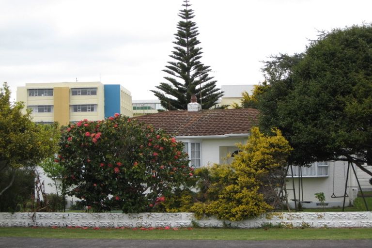 Photo of property in 83 Lorna Street, Lynmouth, New Plymouth, 4310