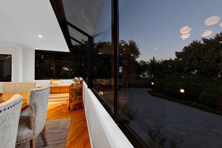 Photo of property in 92 Govett Avenue, Frankleigh Park, New Plymouth, 4310