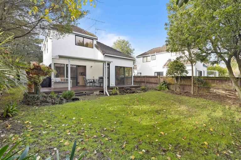 Photo of property in 2/26 Centorian Drive, Windsor Park, Auckland, 0632
