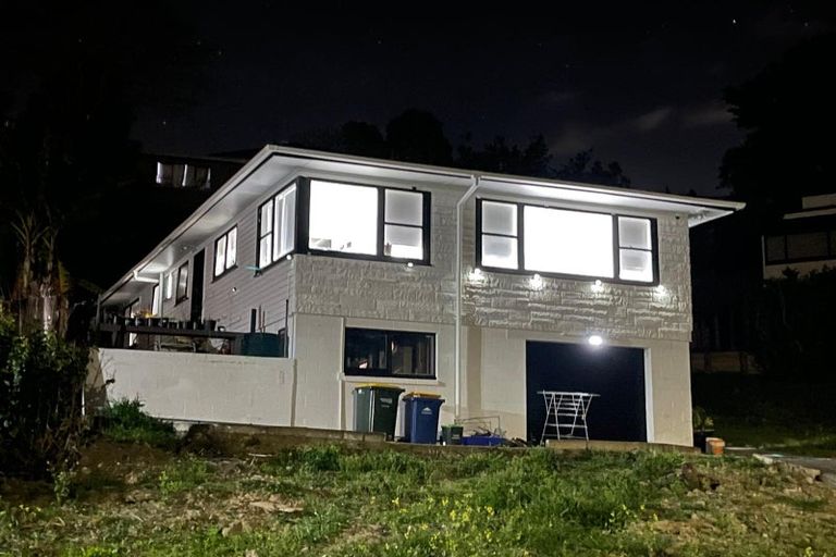 Photo of property in 25 Sovereign Place, Glenfield, Auckland, 0629