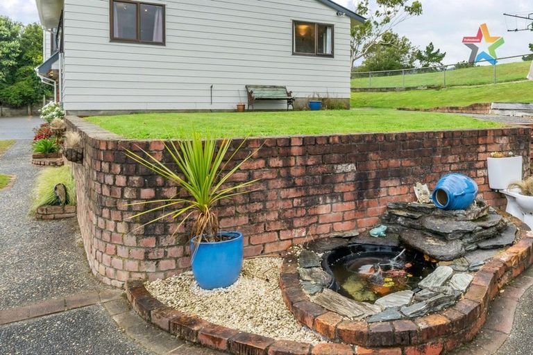 Photo of property in 21 Whitechapel Grove, Stokes Valley, Lower Hutt, 5019