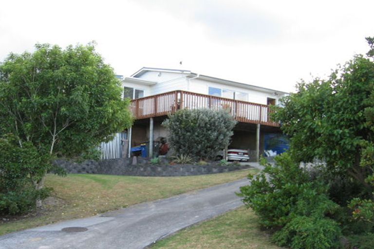 Photo of property in 3 Rubens Lane, West Harbour, Auckland, 0618