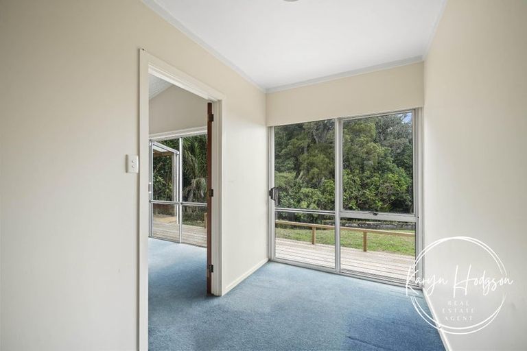 Photo of property in 26 Whaka Street, Maungaturoto, 0520