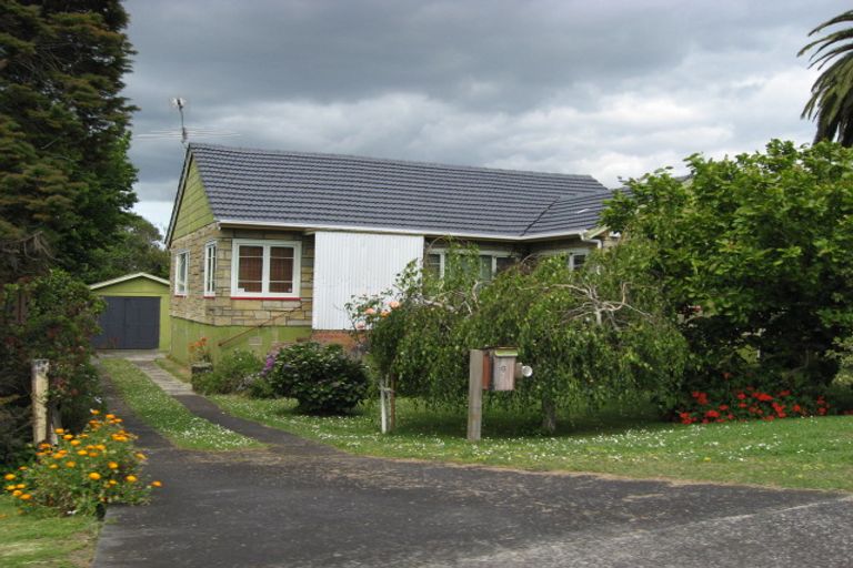 Photo of property in 15 Woodward Avenue, Mangere Bridge, Auckland, 2022