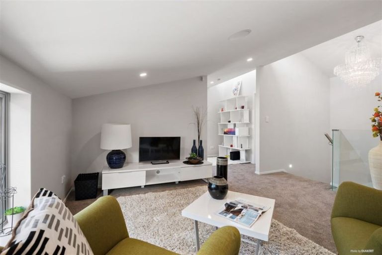 Photo of property in 61a Simpson Road, Ranui, Auckland, 0612