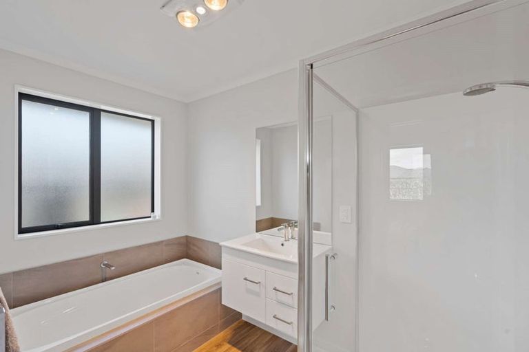 Photo of property in 16 Luxembourg Crescent, Halswell, Christchurch, 8025