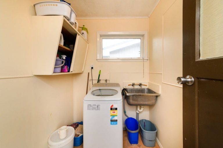 Photo of property in 12 Edwards Place, Terrace End, Palmerston North, 4410