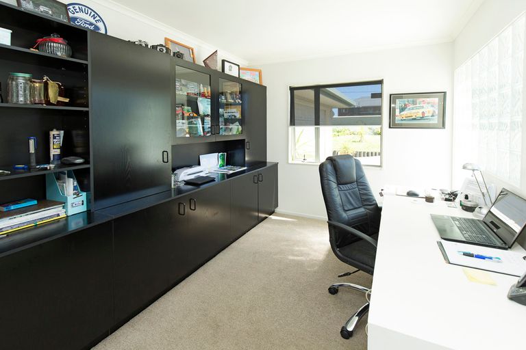 Photo of property in 989 Whangaparaoa Road, Tindalls Beach, Whangaparaoa, 0930