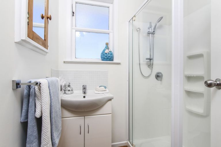 Photo of property in 182 Waimumu Road, Massey, Auckland, 0614