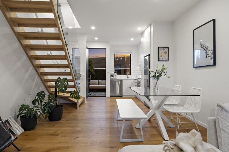 Photo of property in 12/82 East Coast Road, Milford, Auckland, 0620