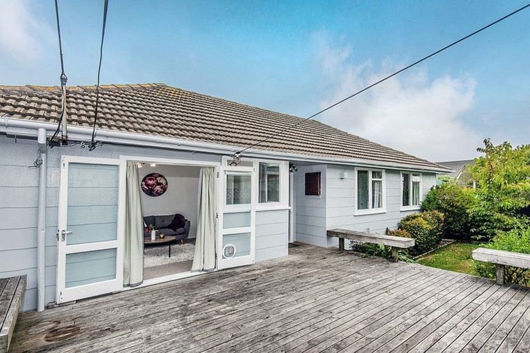 Photo of property in 15 Morgan Street, Johnsonville, Wellington, 6037
