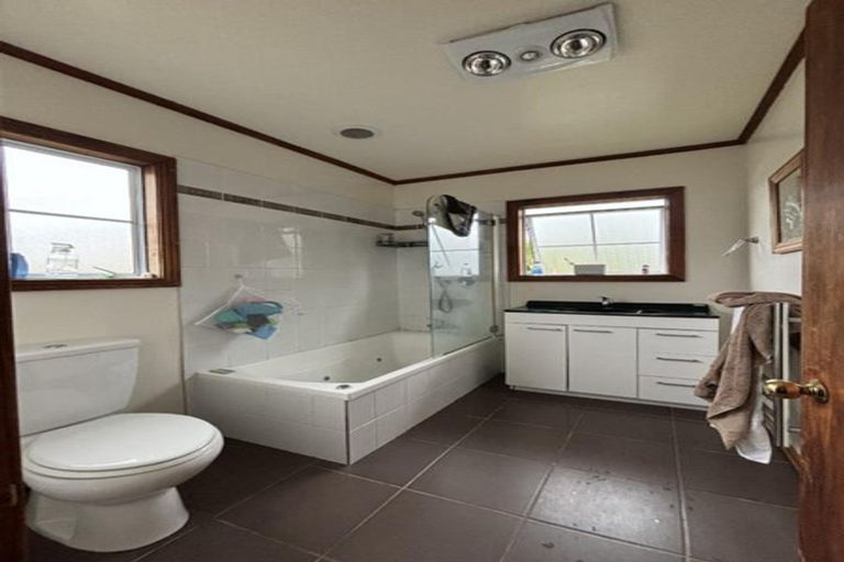 Photo of property in 88 Mangorei Road, Strandon, New Plymouth, 4312