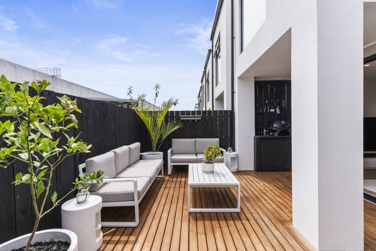 Photo of property in 32 Hinonga Loop, Silverdale, 0932