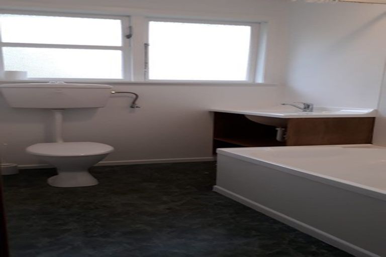 Photo of property in 1/3a Huapai Street, Onehunga, Auckland, 1061