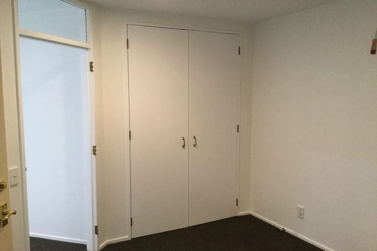 Photo of property in Courtenay Apartments, 513/120 Courtenay Place, Te Aro, Wellington, 6011