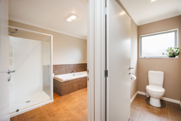 Photo of property in 5 Manhattan Court, Kelvin Grove, Palmerston North, 4414