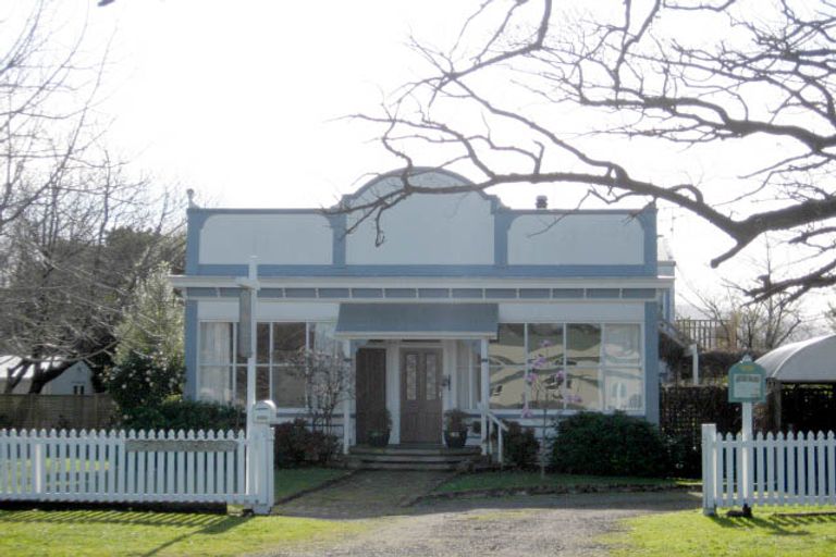 Photo of property in 100 West Street, Greytown, 5712